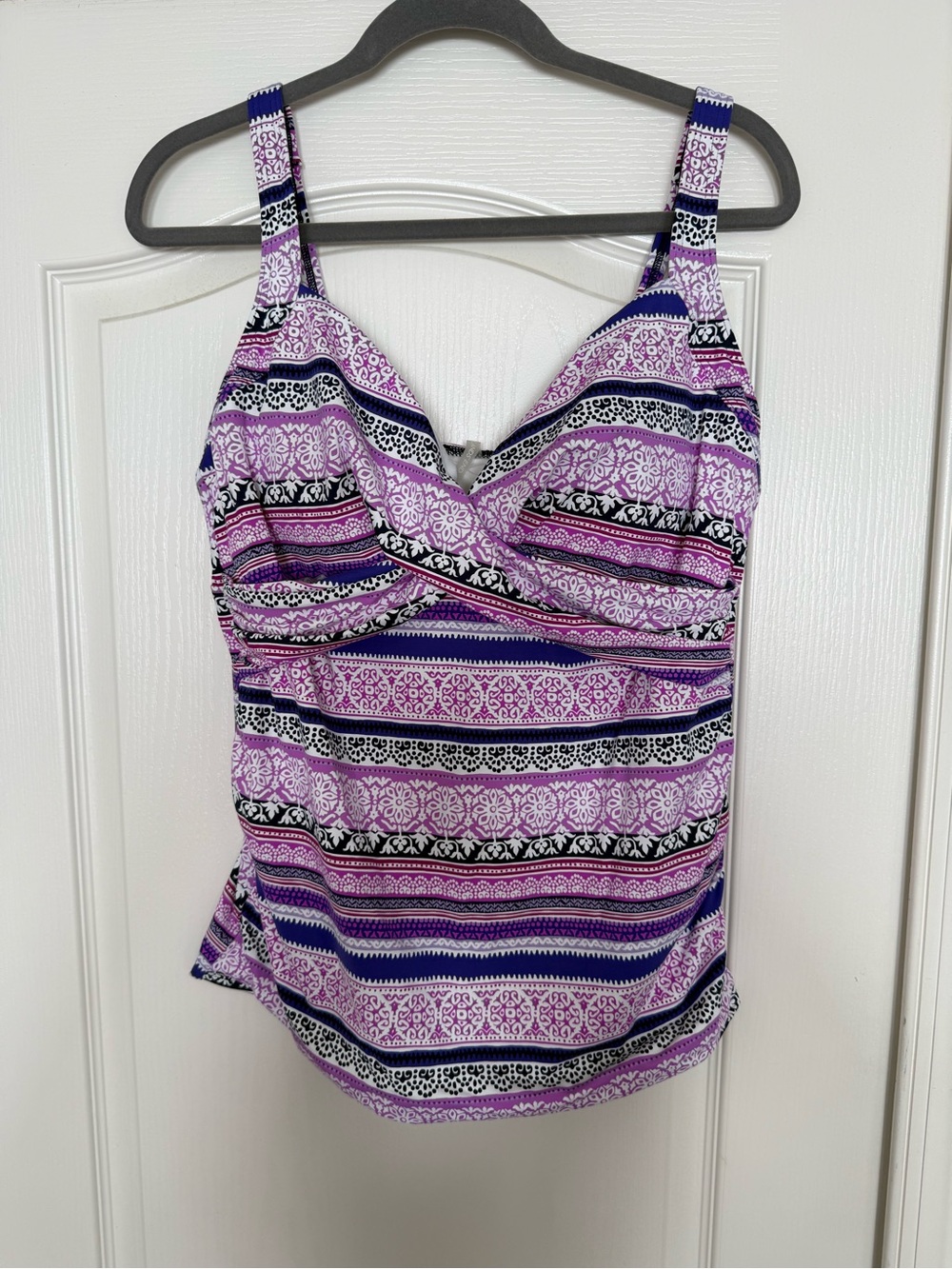 Lands’ End Women's Purple Patterned Swim Tankini top